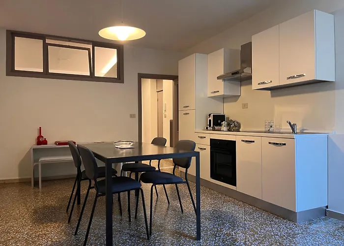 Bianca E Nina Charming House